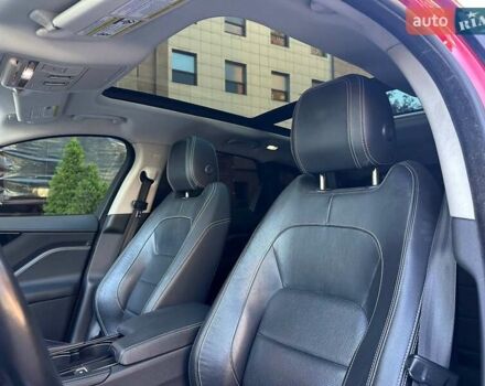 Красный Ягуар Ф-Пейс, объемом двигателя 3 л и пробегом 90 тыс. км за 19999 $, фото 25 на Automoto.ua