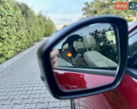 Красный Ягуар Ф-Пейс, объемом двигателя 3 л и пробегом 65 тыс. км за 20000 $, фото 2 на Automoto.ua