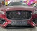 Красный Ягуар Ф-Пейс, объемом двигателя 3 л и пробегом 70 тыс. км за 36000 $, фото 1 на Automoto.ua