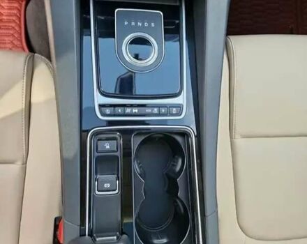 Красный Ягуар Ф-Пейс, объемом двигателя 3 л и пробегом 86 тыс. км за 24000 $, фото 4 на Automoto.ua