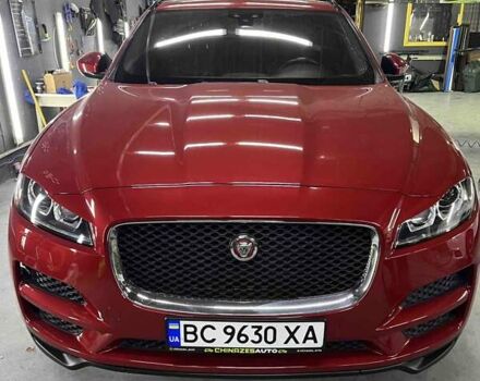 Красный Ягуар Ф-Пейс, объемом двигателя 2 л и пробегом 144 тыс. км за 19500 $, фото 1 на Automoto.ua