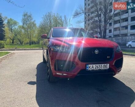 Красный Ягуар Ф-Пейс, объемом двигателя 3 л и пробегом 42 тыс. км за 30999 $, фото 2 на Automoto.ua