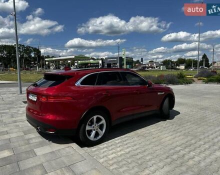 Красный Ягуар Ф-Пейс, объемом двигателя 2 л и пробегом 70 тыс. км за 24500 $, фото 7 на Automoto.ua