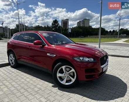 Красный Ягуар Ф-Пейс, объемом двигателя 2 л и пробегом 70 тыс. км за 24500 $, фото 4 на Automoto.ua