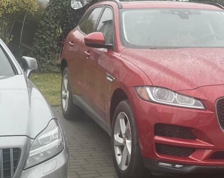 Красный Ягуар Ф-Пейс, объемом двигателя 2 л и пробегом 170 тыс. км за 20150 $, фото 5 на Automoto.ua