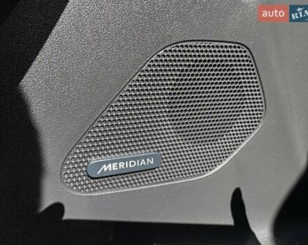 Красный Ягуар Ф-Пейс, объемом двигателя 2 л и пробегом 37 тыс. км за 23440 $, фото 12 на Automoto.ua