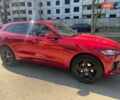 Красный Ягуар Ф-Пейс, объемом двигателя 3 л и пробегом 42 тыс. км за 30999 $, фото 3 на Automoto.ua