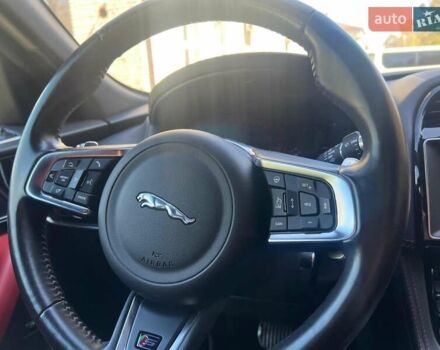 Красный Ягуар Ф-Пейс, объемом двигателя 3 л и пробегом 42 тыс. км за 30999 $, фото 23 на Automoto.ua