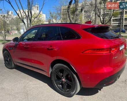 Красный Ягуар Ф-Пейс, объемом двигателя 3 л и пробегом 42 тыс. км за 30999 $, фото 6 на Automoto.ua