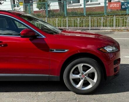 Красный Ягуар Ф-Пейс, объемом двигателя 2 л и пробегом 37 тыс. км за 23440 $, фото 4 на Automoto.ua