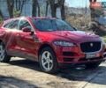 Красный Ягуар Ф-Пейс, объемом двигателя 2 л и пробегом 36 тыс. км за 24990 $, фото 4 на Automoto.ua