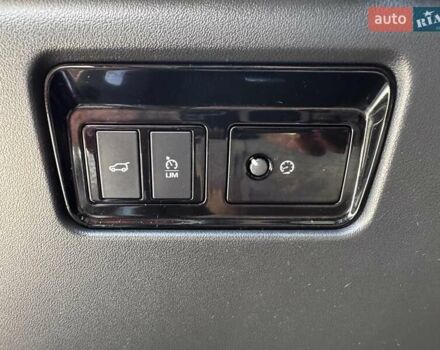 Красный Ягуар Ф-Пейс, объемом двигателя 2 л и пробегом 37 тыс. км за 23440 $, фото 15 на Automoto.ua