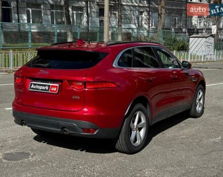 Красный Ягуар Ф-Пейс, объемом двигателя 2 л и пробегом 37 тыс. км за 23440 $, фото 6 на Automoto.ua