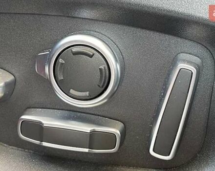 Красный Ягуар Ф-Пейс, объемом двигателя 3 л и пробегом 42 тыс. км за 30999 $, фото 17 на Automoto.ua