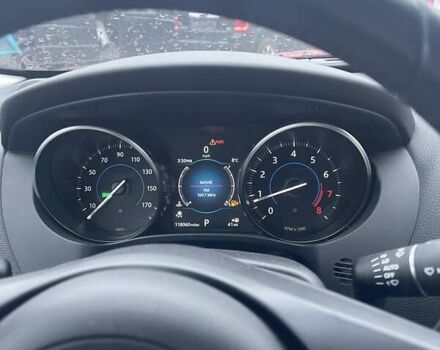 Красный Ягуар Ф-Пейс, объемом двигателя 2 л и пробегом 170 тыс. км за 20150 $, фото 8 на Automoto.ua