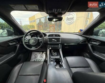 Червоний Ягуар Ф-Пейс, об'ємом двигуна 3 л та пробігом 149 тис. км за 13900 $, фото 16 на Automoto.ua