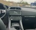 Червоний Ягуар Ф-Пейс, об'ємом двигуна 2 л та пробігом 68 тис. км за 34900 $, фото 17 на Automoto.ua