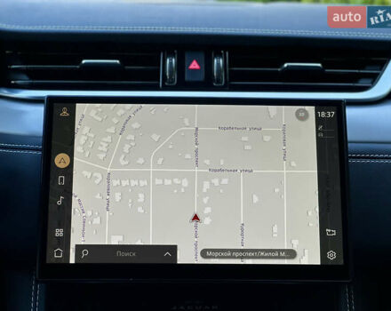 Красный Ягуар Ф-Пейс, объемом двигателя 2 л и пробегом 30 тыс. км за 44000 $, фото 53 на Automoto.ua