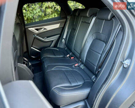 Красный Ягуар Ф-Пейс, объемом двигателя 2 л и пробегом 30 тыс. км за 44000 $, фото 34 на Automoto.ua