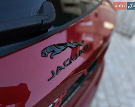 Красный Ягуар Ф-Пейс, объемом двигателя 2 л и пробегом 30 тыс. км за 44000 $, фото 25 на Automoto.ua