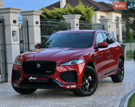 Красный Ягуар Ф-Пейс, объемом двигателя 2 л и пробегом 30 тыс. км за 44000 $, фото 4 на Automoto.ua