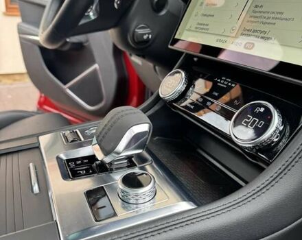 Червоний Ягуар Ф-Пейс, об'ємом двигуна 2 л та пробігом 53 тис. км за 38500 $, фото 29 на Automoto.ua