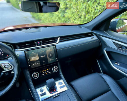 Красный Ягуар Ф-Пейс, объемом двигателя 2 л и пробегом 30 тыс. км за 44000 $, фото 37 на Automoto.ua