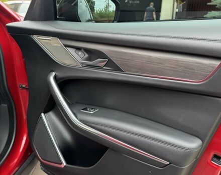 Червоний Ягуар Ф-Пейс, об'ємом двигуна 2 л та пробігом 53 тис. км за 38500 $, фото 25 на Automoto.ua