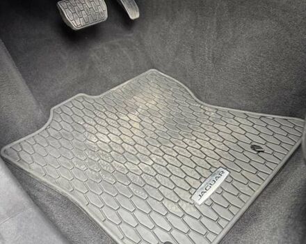 Червоний Ягуар Ф-Пейс, об'ємом двигуна 2 л та пробігом 53 тис. км за 38500 $, фото 15 на Automoto.ua