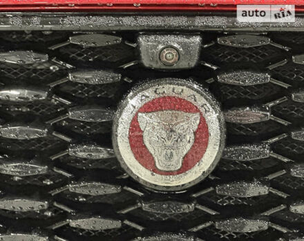 Червоний Ягуар Ф-Пейс, об'ємом двигуна 2 л та пробігом 75 тис. км за 56000 $, фото 20 на Automoto.ua