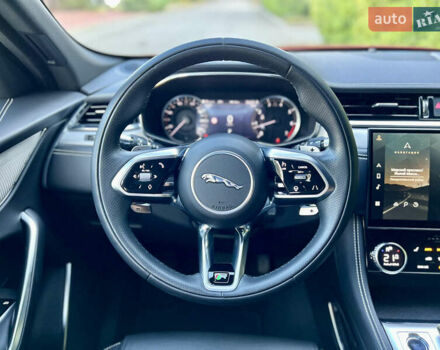 Красный Ягуар Ф-Пейс, объемом двигателя 2 л и пробегом 30 тыс. км за 44000 $, фото 39 на Automoto.ua