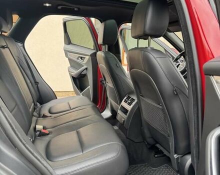 Червоний Ягуар Ф-Пейс, об'ємом двигуна 2 л та пробігом 53 тис. км за 38500 $, фото 24 на Automoto.ua