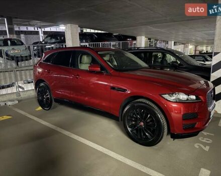 Красный Ягуар Ф-Пейс, объемом двигателя 3 л и пробегом 86 тыс. км за 24000 $, фото 1 на Automoto.ua