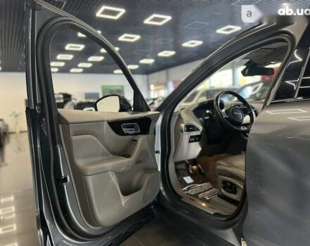 Ягуар Ф-Пейс, объемом двигателя 3 л и пробегом 97 тыс. км за 32500 $, фото 15 на Automoto.ua