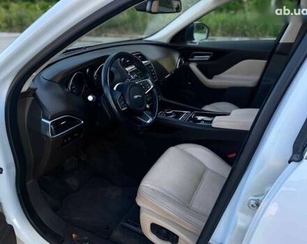 Ягуар Ф-Пейс, объемом двигателя 2 л и пробегом 49 тыс. км за 23490 $, фото 17 на Automoto.ua
