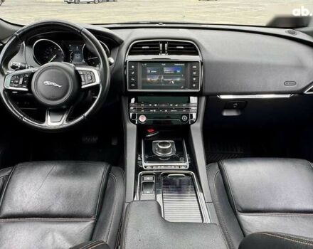 Ягуар Ф-Пейс, объемом двигателя 2 л и пробегом 150 тыс. км за 21990 $, фото 29 на Automoto.ua