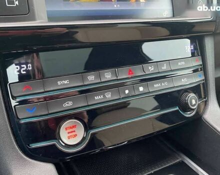 Ягуар Ф-Пейс, объемом двигателя 2 л и пробегом 132 тыс. км за 25490 $, фото 17 на Automoto.ua