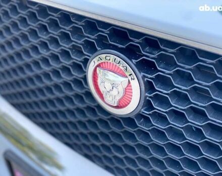 Ягуар Ф-Пейс, объемом двигателя 2 л и пробегом 49 тыс. км за 23490 $, фото 4 на Automoto.ua