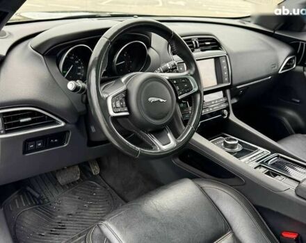 Ягуар Ф-Пейс, объемом двигателя 2 л и пробегом 150 тыс. км за 21990 $, фото 20 на Automoto.ua