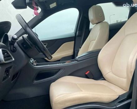 Ягуар Ф-Пейс, объемом двигателя 2 л и пробегом 132 тыс. км за 25490 $, фото 9 на Automoto.ua