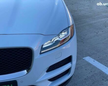 Ягуар Ф-Пейс, объемом двигателя 2 л и пробегом 49 тыс. км за 23490 $, фото 2 на Automoto.ua