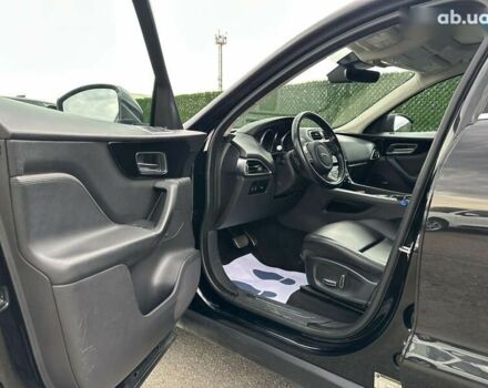Ягуар Ф-Пейс, объемом двигателя 2 л и пробегом 114 тыс. км за 20500 $, фото 5 на Automoto.ua