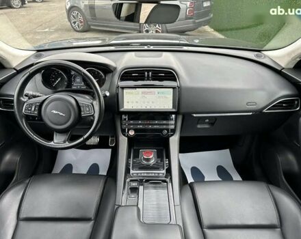 Ягуар Ф-Пейс, объемом двигателя 2 л и пробегом 114 тыс. км за 20500 $, фото 17 на Automoto.ua