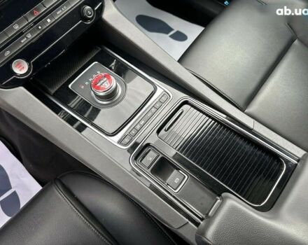 Ягуар Ф-Пейс, объемом двигателя 2 л и пробегом 114 тыс. км за 20500 $, фото 12 на Automoto.ua