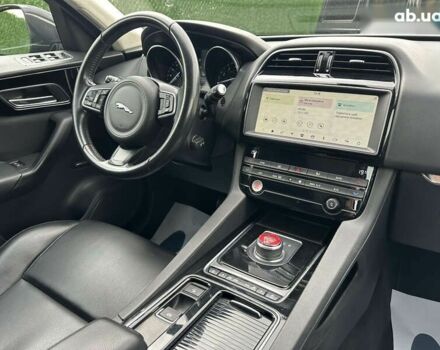 Ягуар Ф-Пейс, объемом двигателя 2 л и пробегом 114 тыс. км за 20500 $, фото 23 на Automoto.ua