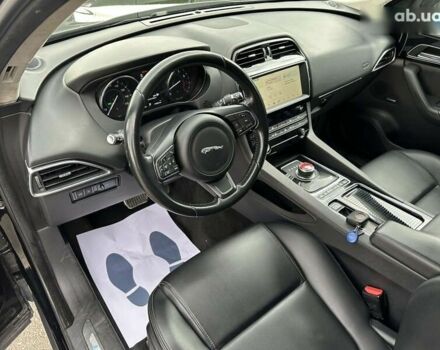 Ягуар Ф-Пейс, объемом двигателя 2 л и пробегом 114 тыс. км за 20500 $, фото 8 на Automoto.ua