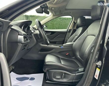 Ягуар Ф-Пейс, объемом двигателя 2 л и пробегом 114 тыс. км за 20500 $, фото 6 на Automoto.ua