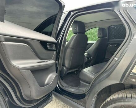 Ягуар Ф-Пейс, объемом двигателя 2 л и пробегом 114 тыс. км за 20500 $, фото 15 на Automoto.ua