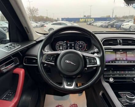 Ягуар Ф-Пейс, объемом двигателя 2 л и пробегом 92 тыс. км за 28500 $, фото 15 на Automoto.ua