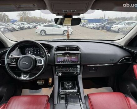 Ягуар Ф-Пейс, объемом двигателя 2 л и пробегом 92 тыс. км за 28500 $, фото 16 на Automoto.ua